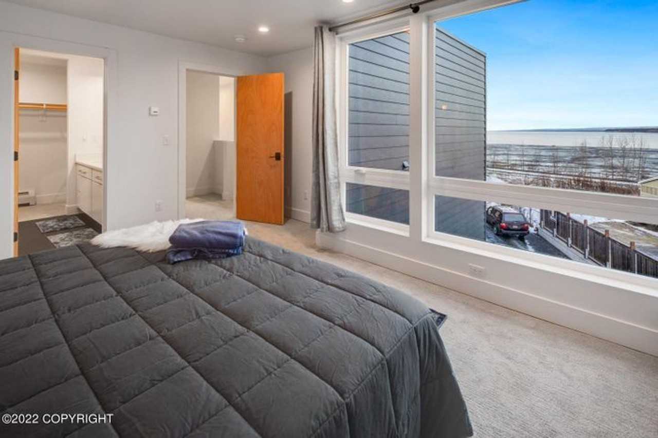 1475 W 8th Ave - Photo 2 of 10