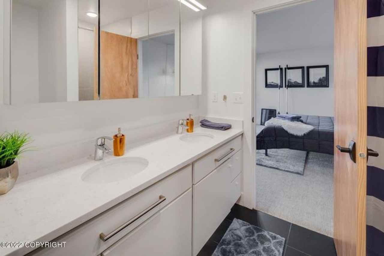 1475 W 8th Ave - Photo 3 of 10