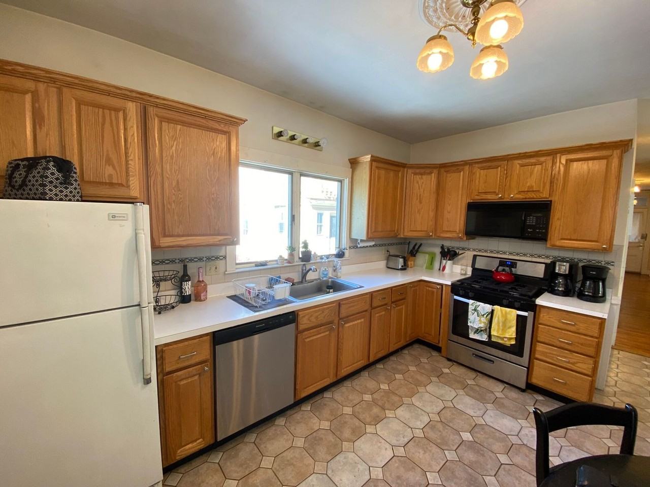 172 Elm St - Photo 6 of 9