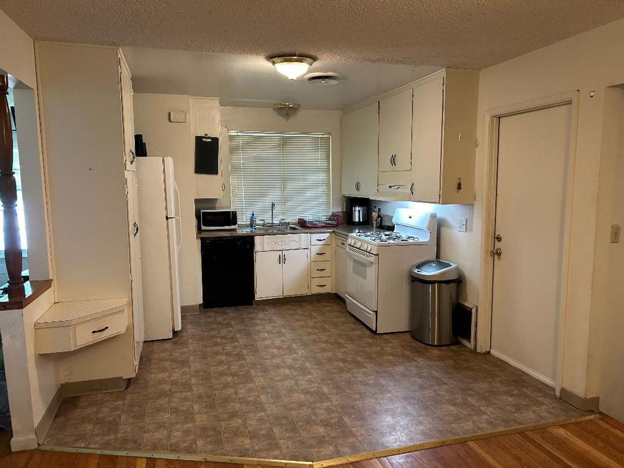 10018 Cirrus Way - Photo 3 of 5