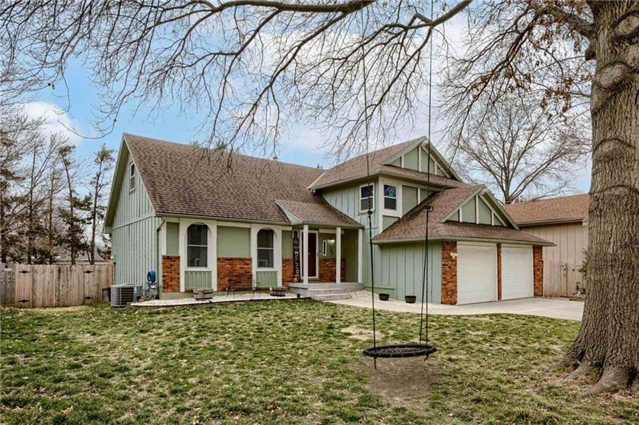 8615 W 72nd Ter - Photo 2 of 31