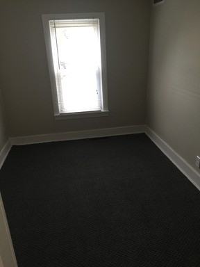 1005 SW 4th St - Photo 3 of 7