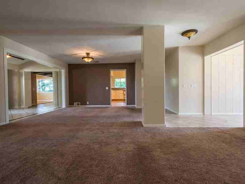 4124 Oak Hollow Rd - Photo 3 of 20