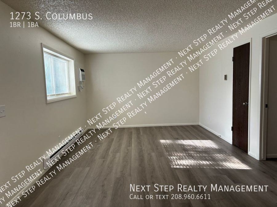 1273 S Columbus St - Photo 2 of 5