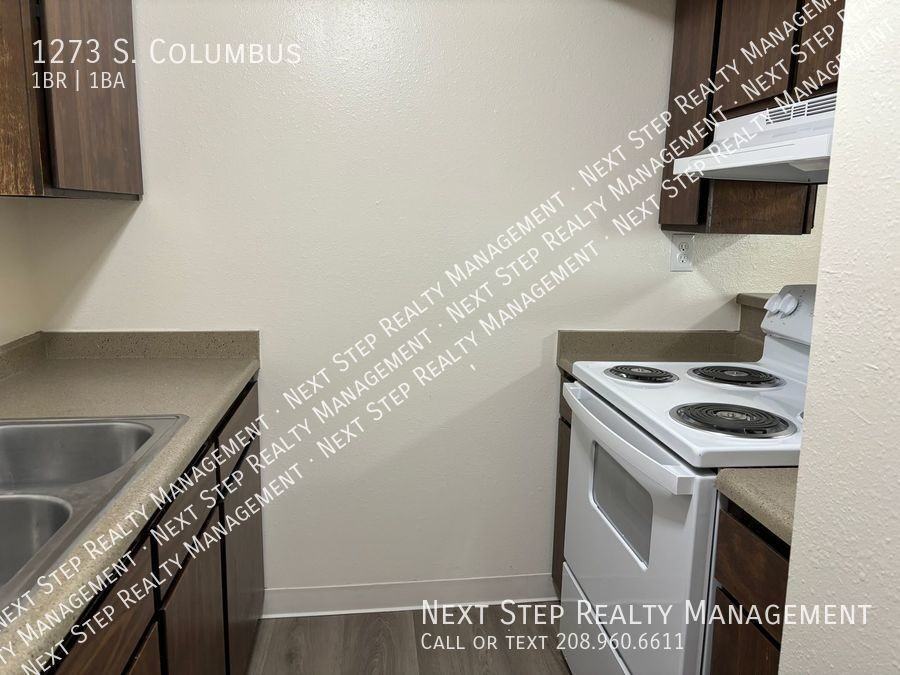 1273 S Columbus St - Photo 3 of 5
