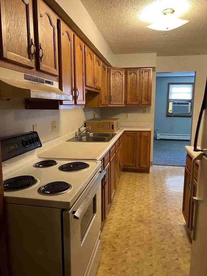 120 Locust St #7 - Photo 5 of 12