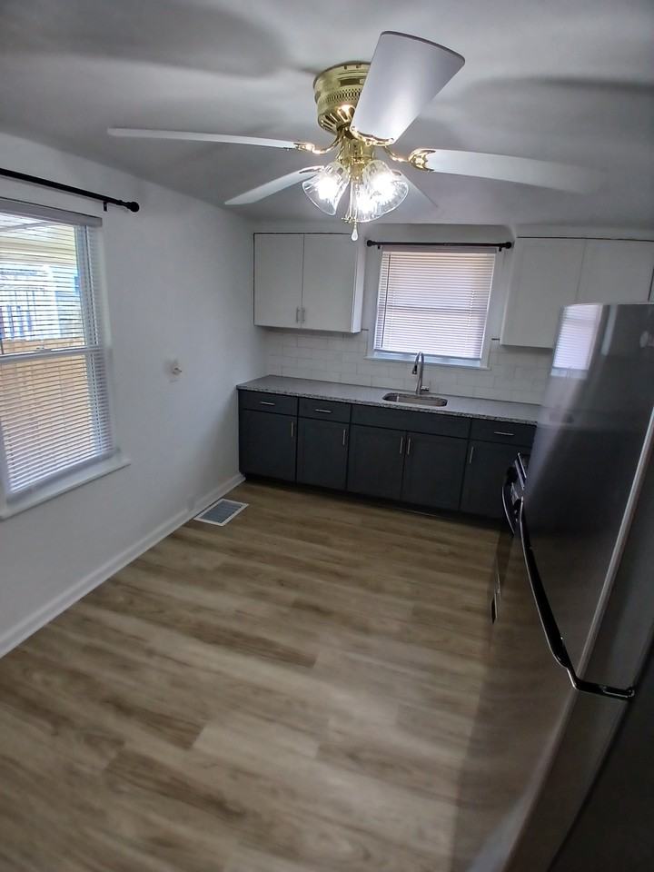 728 9th Ave #REAR - Photo 2 of 18