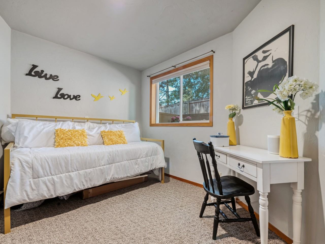 2577 Moon Mountain Dr - Photo 3 of 11