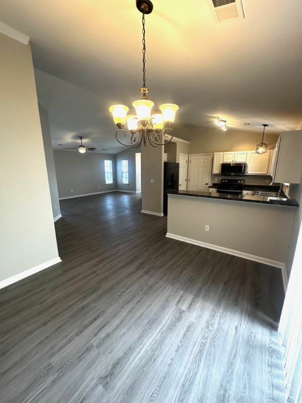 896 Silvercrest Dr - Photo 3 of 21