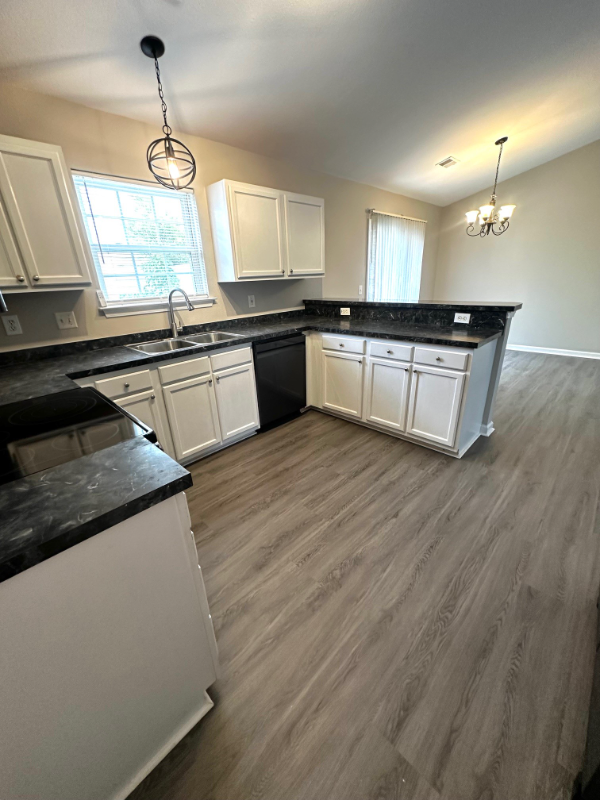 896 Silvercrest Dr - Photo 5 of 21