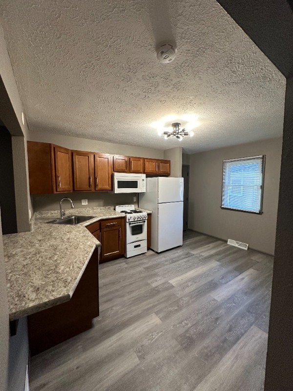 673 S 3rd St - Photo 2 of 8