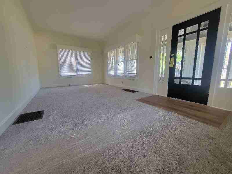 902 Ridgeway Ave - Photo 3 of 10