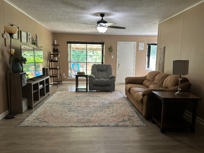 1829 Woodlawn St - Photo 3 of 17