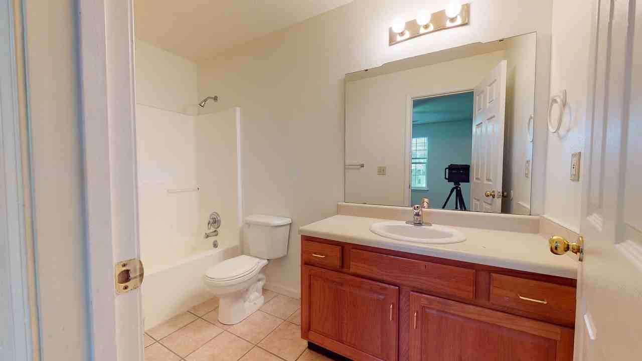 109 Commercial street - Photo 4 of 16