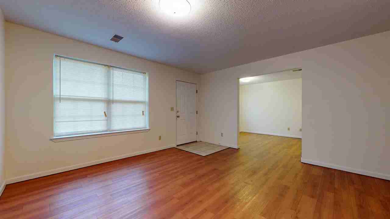 109 Commercial street - Photo 6 of 16