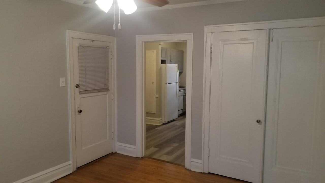 Dale/Waterman Apartments - Photo 3 of 30