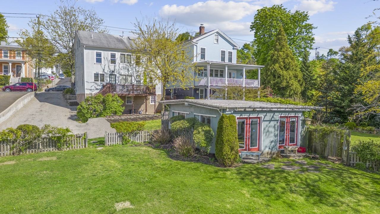 624 Quinnipiac Avenue, Unit 2- Cottage - Photo 3 of 9