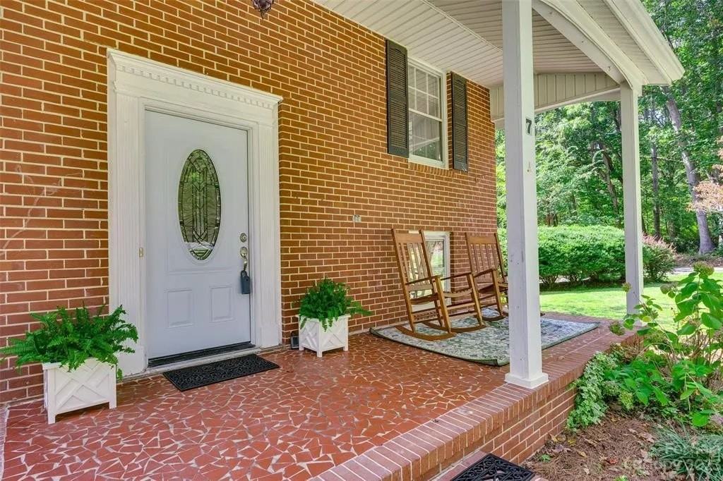 7 Park Drive - Photo 3 of 30