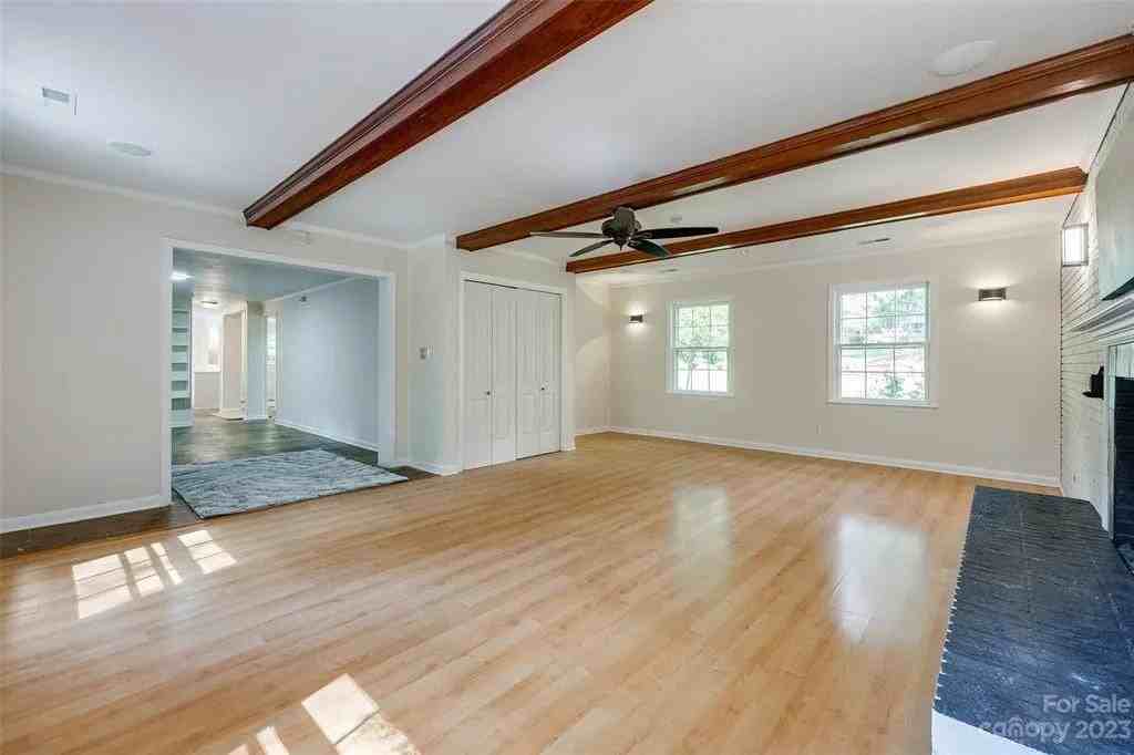 7 Park Drive - Photo 5 of 30