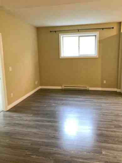 8307 87 Ave #B - Photo 3 of 11