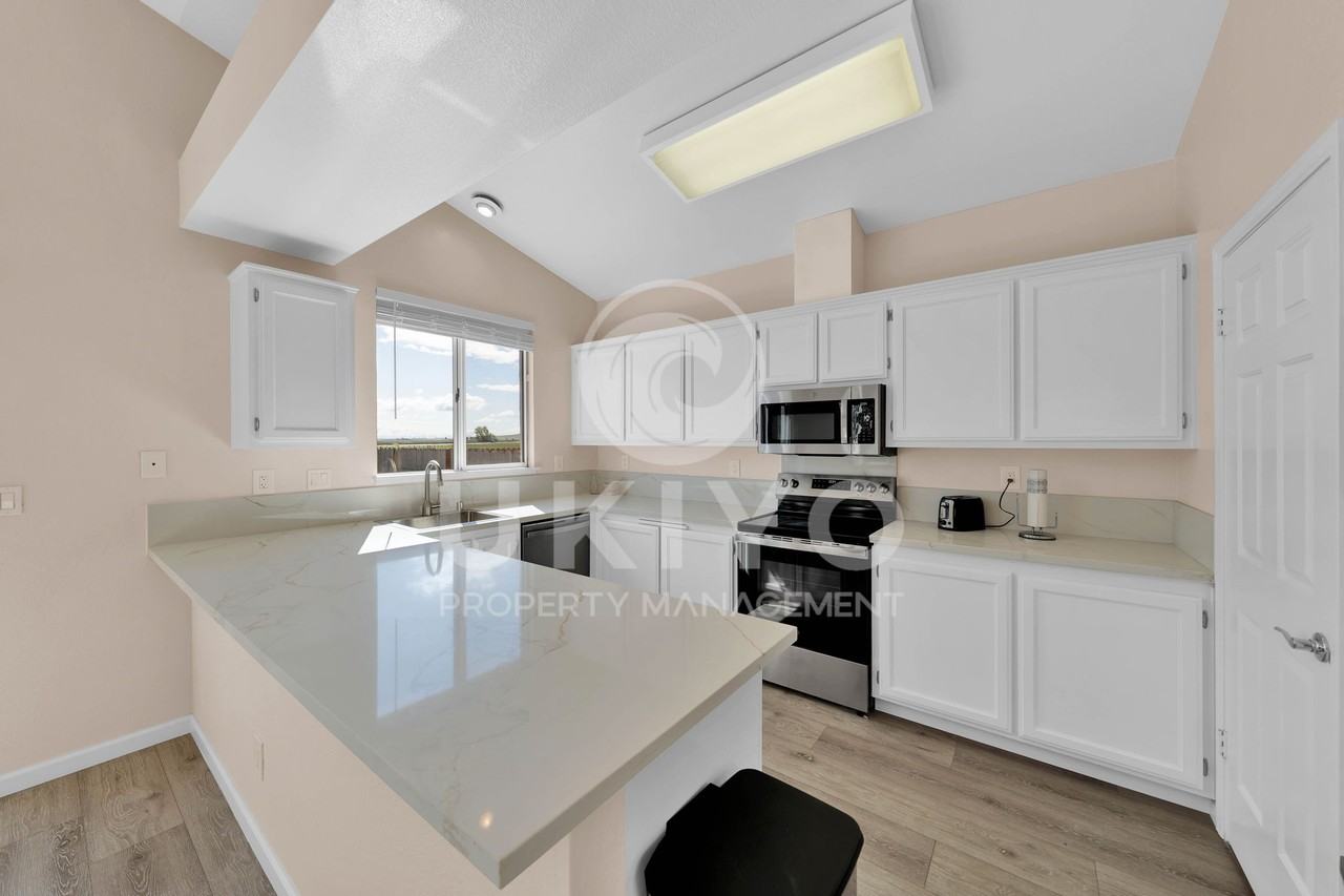 265 Potrero St #1 - Photo 3 of 48