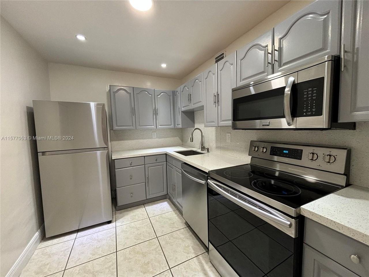 7430 Miami Lakes Dr #E303 - Photo 2 of 8