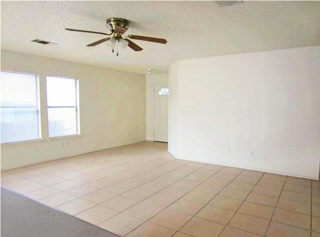 1407 Baffin Cv - Photo 3 of 8