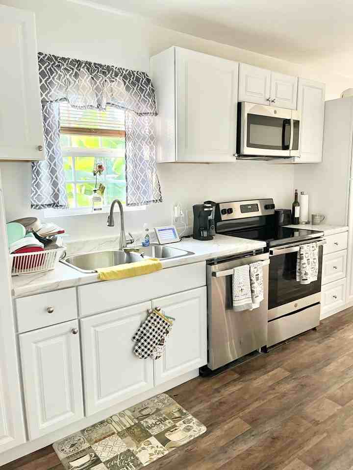 Anita St - Photo 3 of 16