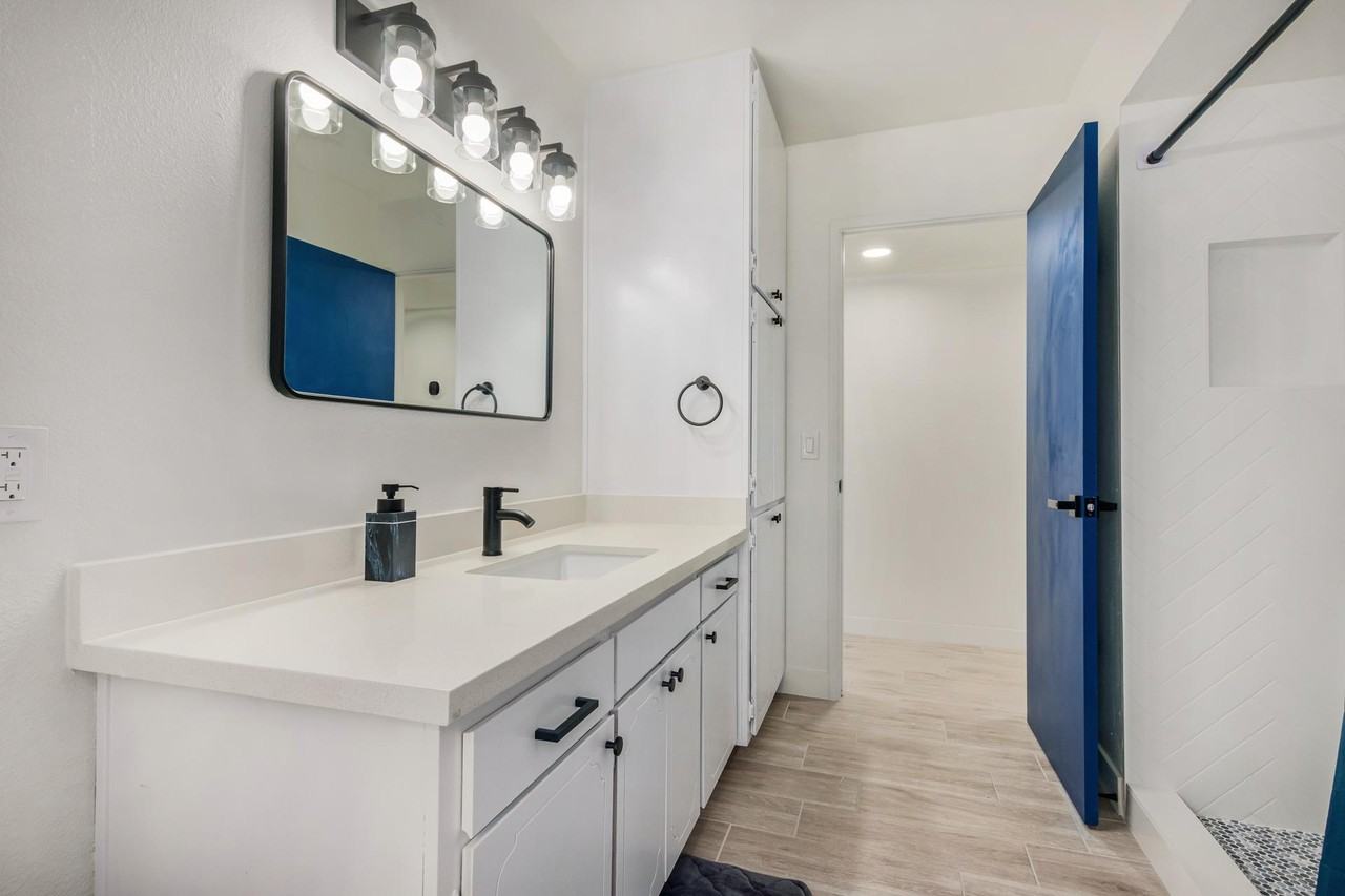 N Wedgewood Dr - Photo 2 of 17