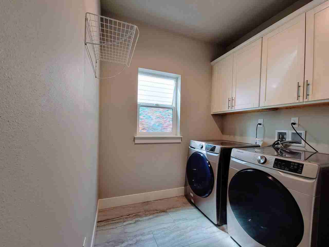 1122 Pitt Ave - Photo 4 of 25