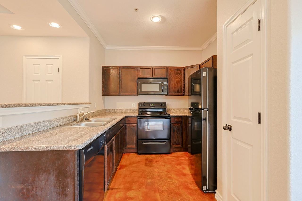 5015 Stowers Blvd - Photo 7 of 23