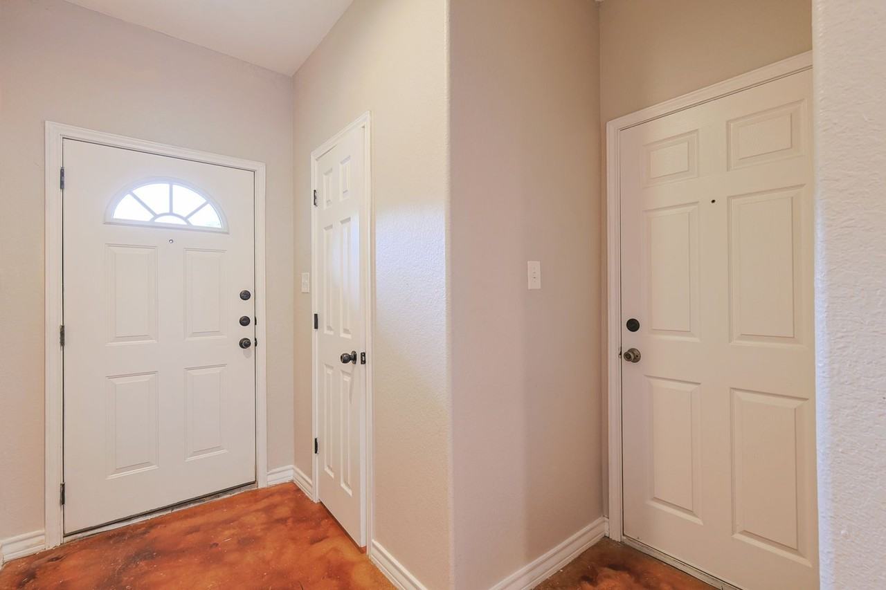 5015 Stowers Blvd - Photo 5 of 23