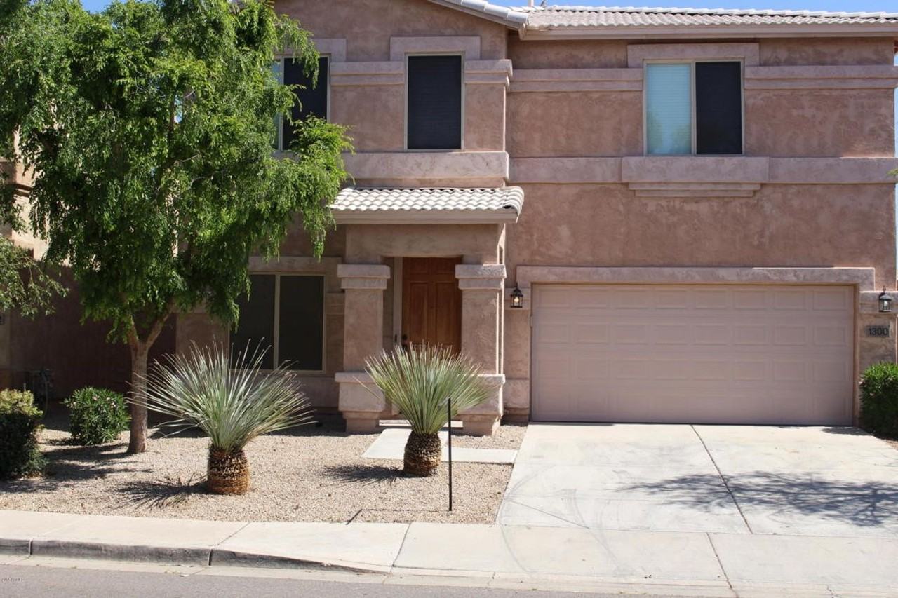 1300 E Saddle Way - Photo 2 of 46