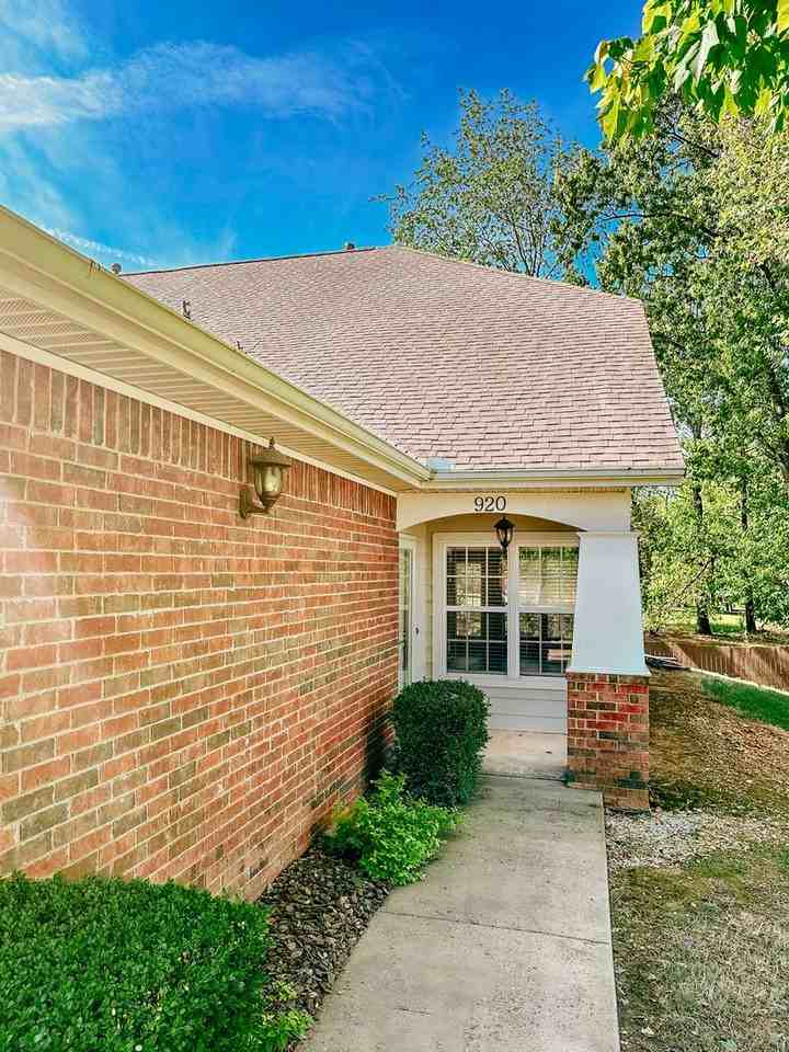 920 S Lafayette St - Photo 2 of 19