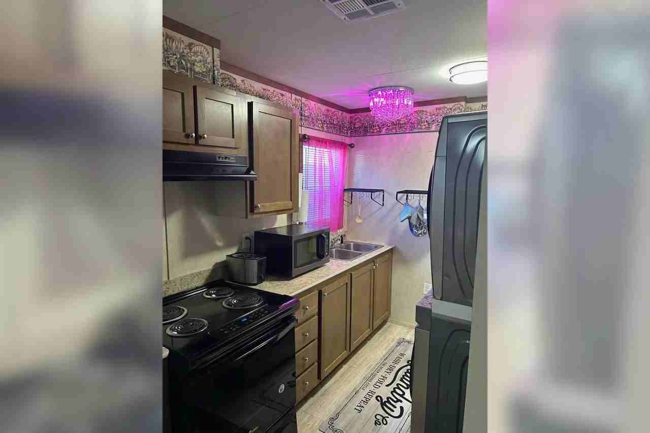 325 Ronkonkoma Ave - Photo 3 of 6