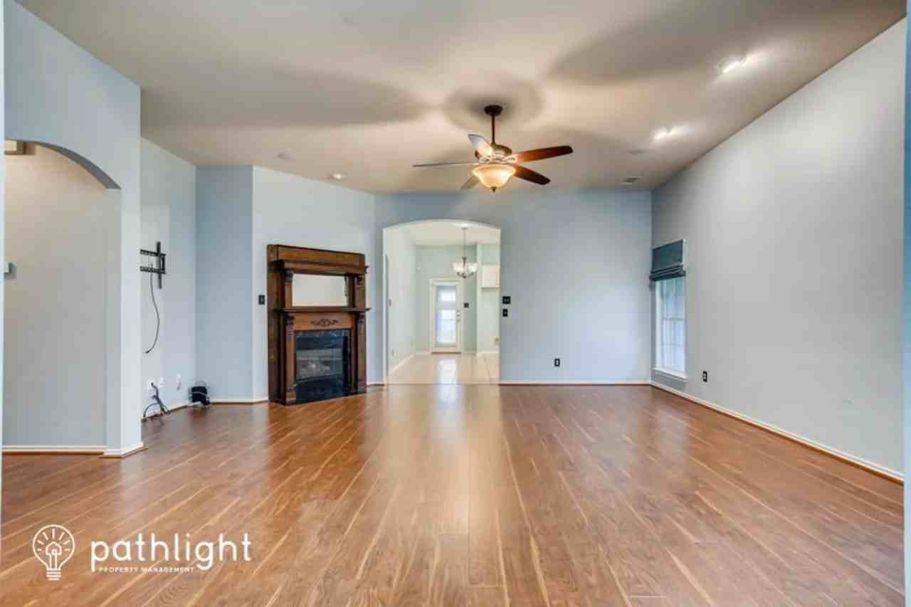 10012 Merrill Ln - Photo 2 of 12