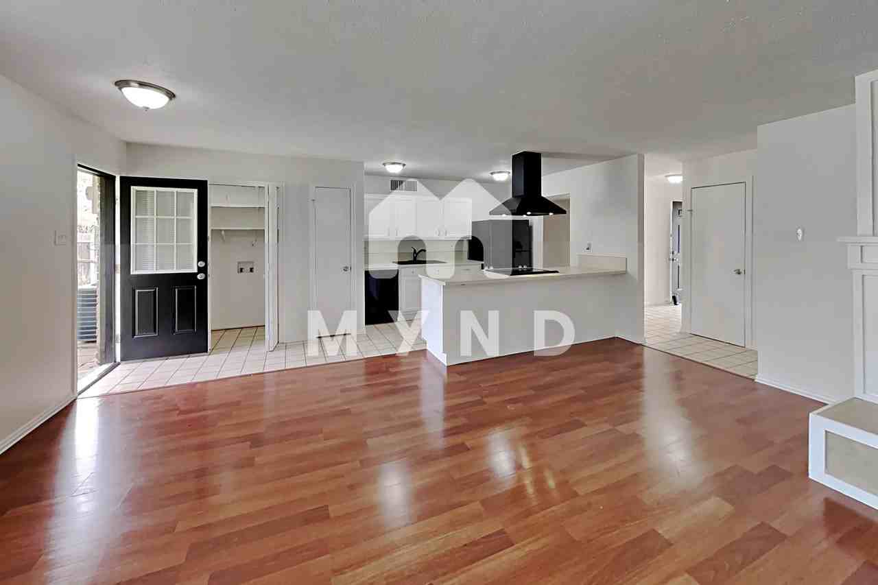 551 Oldbridge Dr - Photo 2 of 20