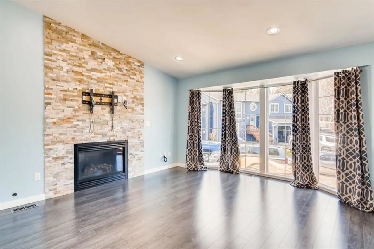 2705 94th Dr Ne - Photo 2 of 18