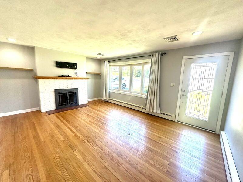 59 Glenn Dr - Photo 2 of 14