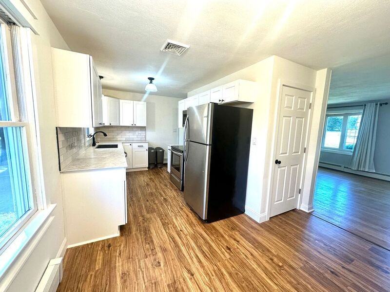 59 Glenn Dr - Photo 3 of 14