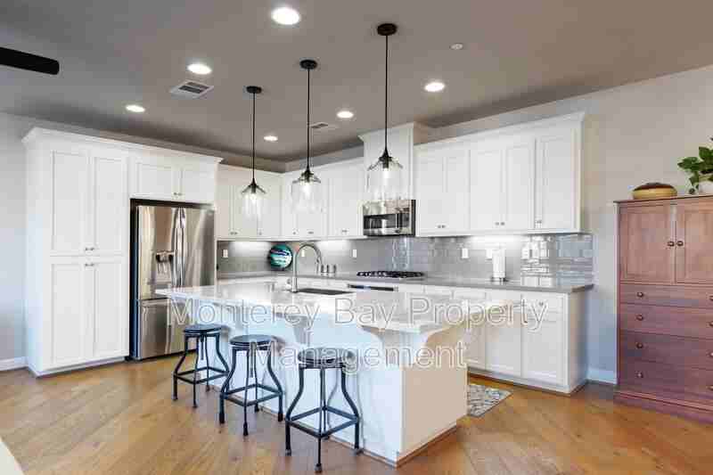 230 9th St - Photo 3 of 31