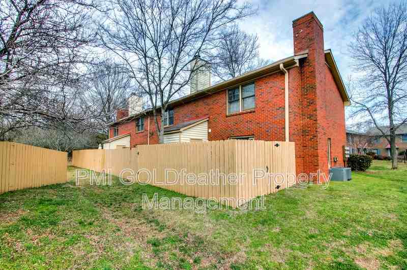 323 Westfield Dr - Photo 2 of 33