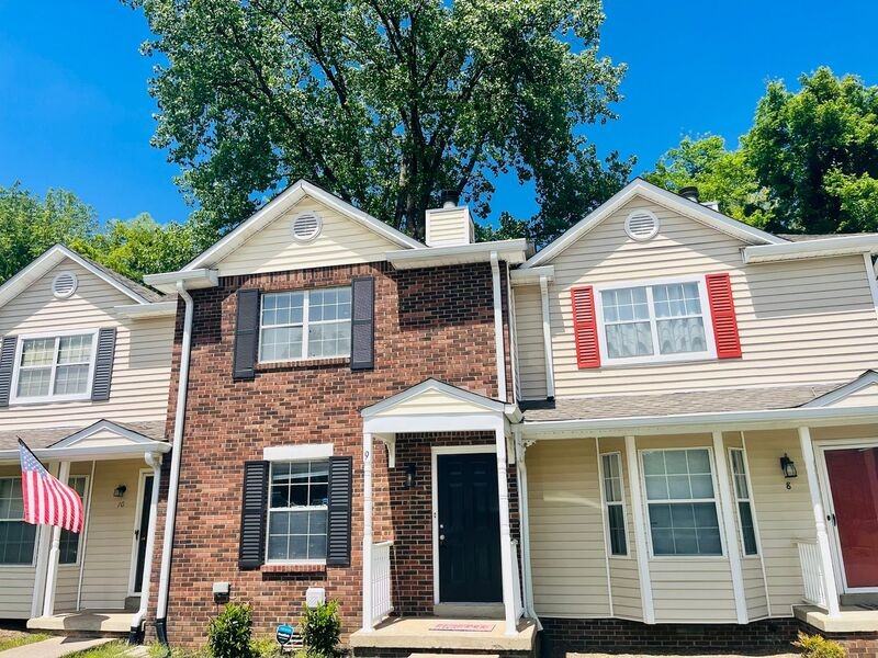 9 Rolling Meadows Dr - Photo 2 of 17