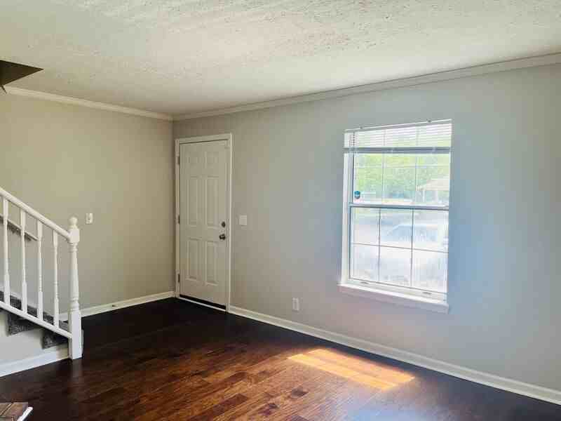 9 Rolling Meadows Dr - Photo 3 of 17