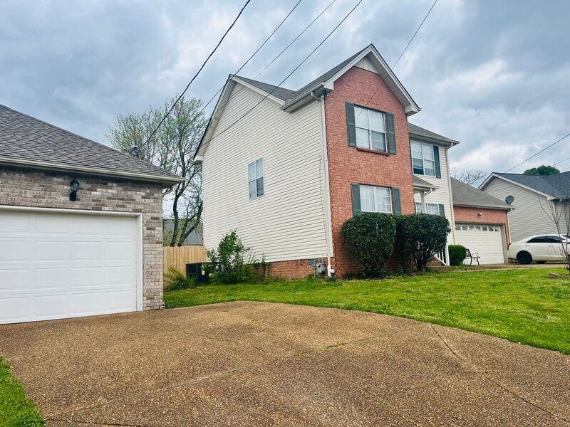 1228 Crestfield Dr - Photo 3 of 28