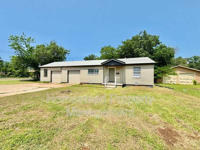 4101 Se 42nd St - Photo 3 of 28