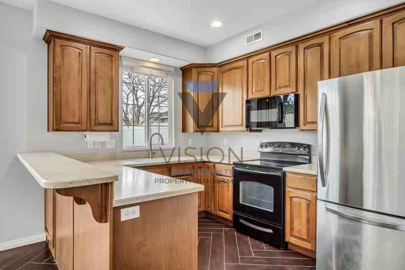 928 Chelsea Ln - Photo 4 of 36