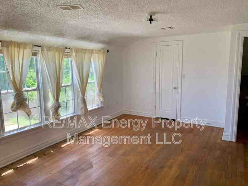 2324 E Madison St - Photo 3 of 16