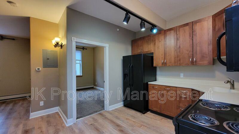 413 Central Ave #305 - Photo 4 of 28