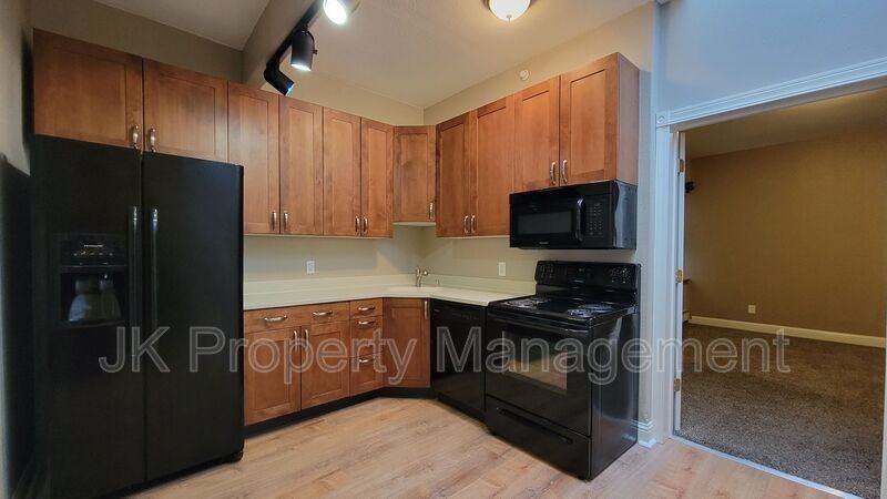 413 Central Ave #305 - Photo 5 of 28